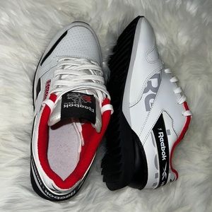 Reebok classic sneakers size 7